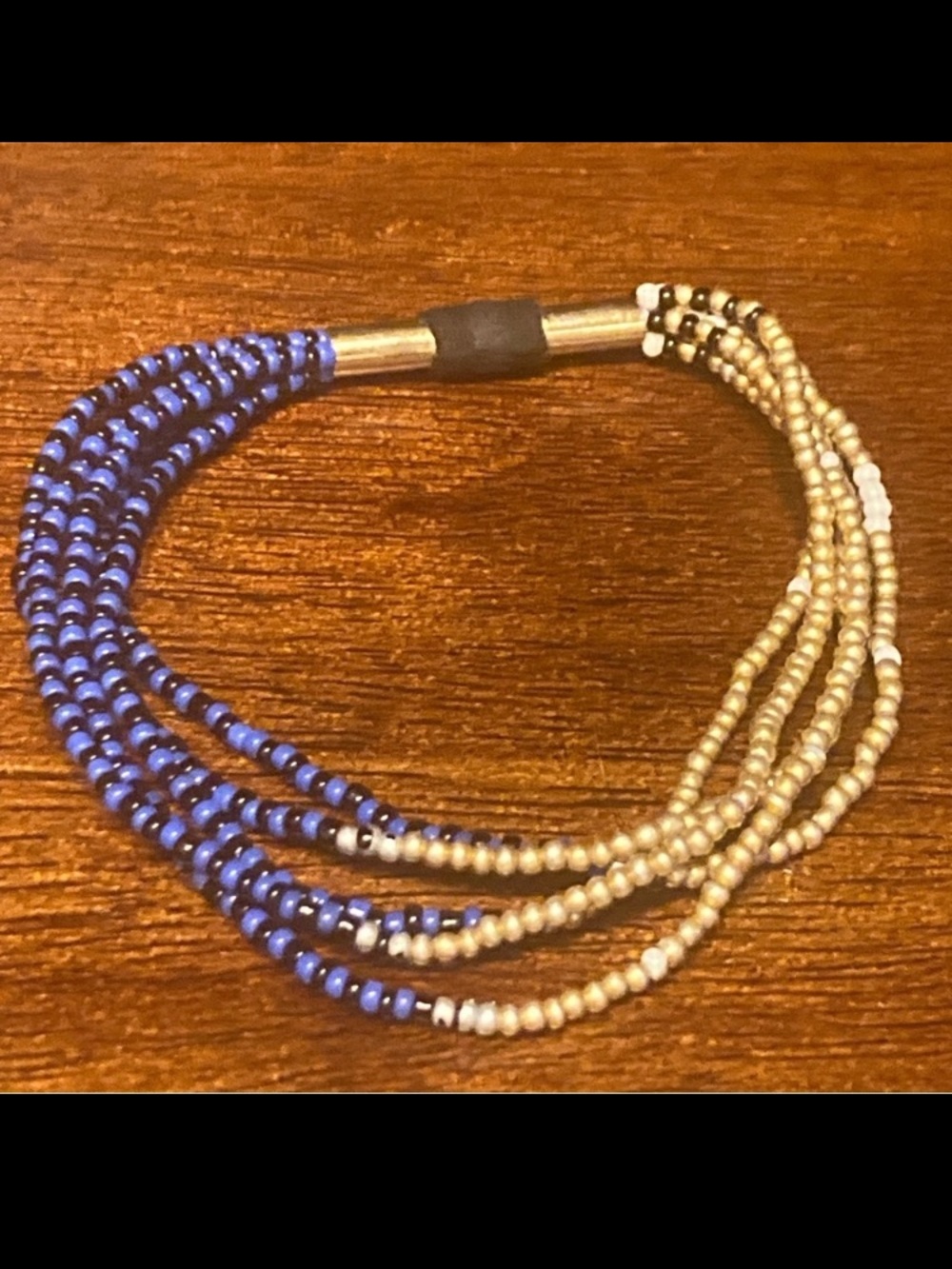 💎 Beaded bracelet with Gold and Blue Accents